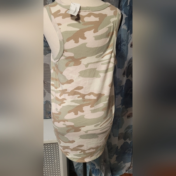 Cream and Tan Relaxed Sleeveless Tank Top - Picture 3 of 5